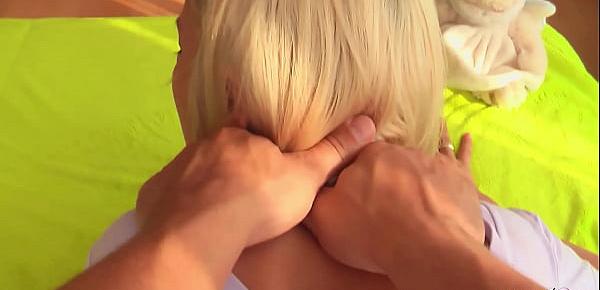 Auf Spielplatz mitgenommen und hart gefickt - POV Pickup Sex mit deutschem Teen